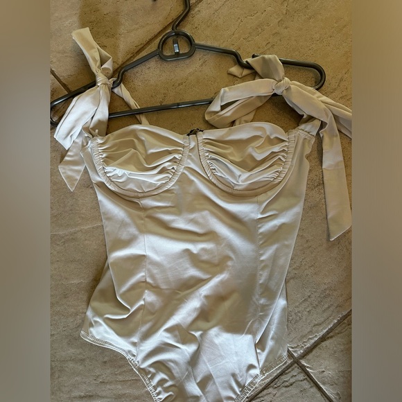 Tops - Boutique bodysuit